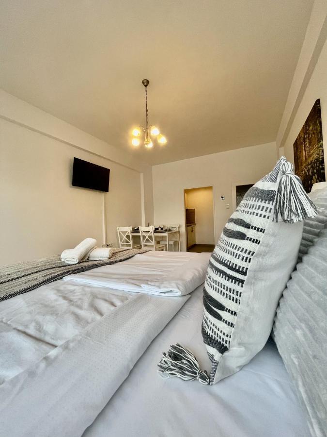 City Center Apartments Am Schwedenplatz Wina Bagian luar foto