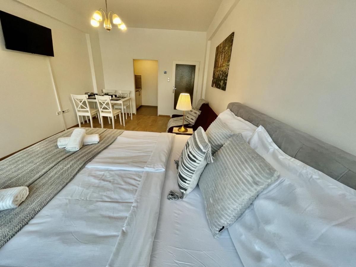 City Center Apartments Am Schwedenplatz Wina Bagian luar foto