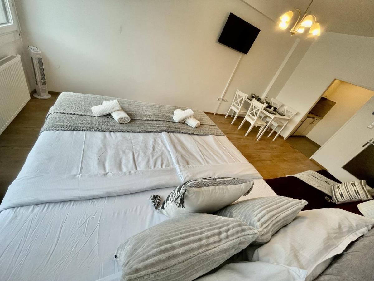 City Center Apartments Am Schwedenplatz Wina Bagian luar foto